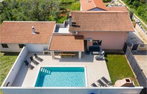 Nice Home In Medulin With Kitchenette