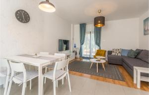 Amazing Apartment In Sukosan With Wifi