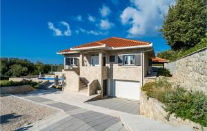 Lovely Apartment In Cilipi With Wifi