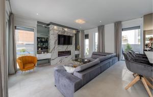 Awesome Home In Zaton With Wifi