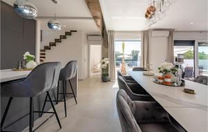 Awesome Home In Zaton With Wifi