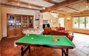 Maisons de vacances Beautiful Home In Loriol-Sur-Drome : photos des chambres