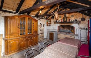 3 Bedroom Amazing Apartment In Jasenice