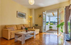 2 Bedroom Gorgeous Apartment In Pula 