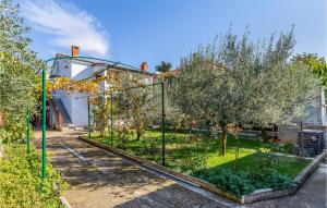 2 Bedroom Gorgeous Apartment In Pula