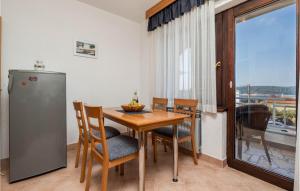 Amazing Apartment In Barbat Na Rabu 