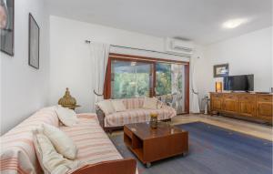 Nice Apartment In Njivice With Wifi