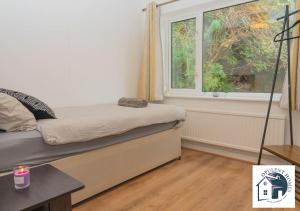 7 Bedroom Home - Contractor Stays - Reading Central