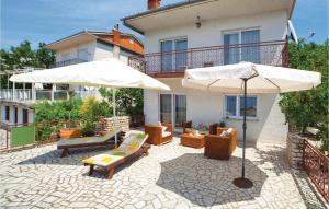 3 Bedroom Beautiful Home In Jadranovo