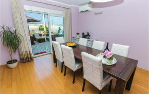 3 Bedroom Beautiful Home In Jadranovo