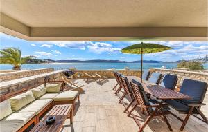 Amazing Home In Trogir With Sauna 