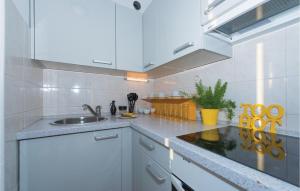 Two-Bedroom Apartment In Vodice