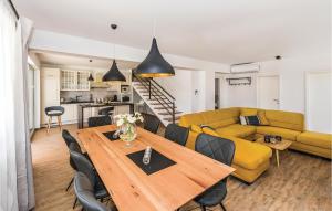 Stunning Home In Sibenik With Wifi 