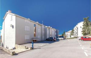 Stunning Apartment In Selce With Wifi