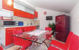 Stunning Apartment In Selce With Wifi 