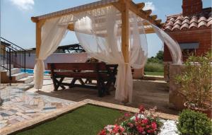 Cozy Home In Pula With Kitchen