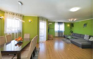 Cozy Home In Pula With Kitchen