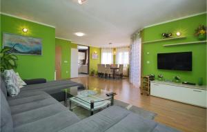 Cozy Home In Pula With Kitchen