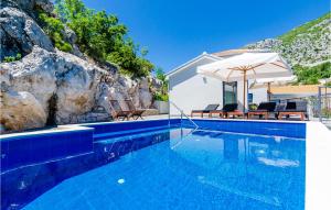 Four-Bedroom Holiday Home In Zaton