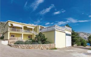 Cozy Apartment In Lukovo Sugarje