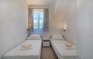 3 Bedroom Nice Apartment In Milna