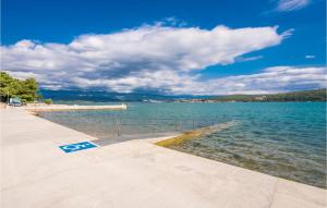 Amazing Apartment In Cizici