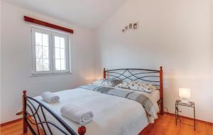 Amazing Apartment In Porozina With Wifi 