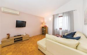 One-Bedroom Apartment In Svpetar