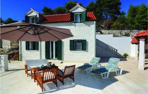 Three-Bedroom Holiday Home In Pucisca
