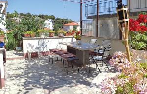 2 Bedroom Cozy Apartment In Pula