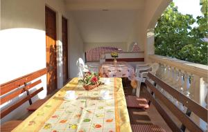 2 Bedroom Cozy Apartment In Pula