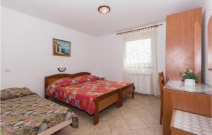 2 Bedroom Cozy Apartment In Pula 