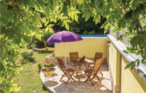 2 Bedroom Cozy Home In Moscenicka Draga