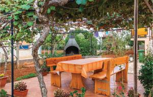 Amazing Apartment In Galizana With Wifi