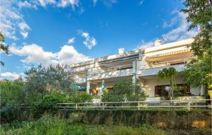 Nice Apartment In Njivice With Wifi