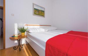 Two-Bedroom Apartment In Vodice