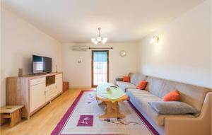 Awesome Apartment In Bonaci With Wifi 