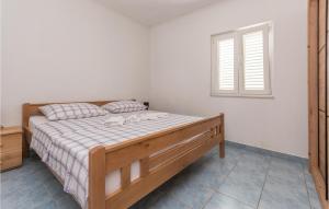 2 Bedroom Gorgeous Home In Vrana 