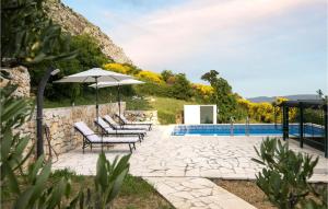 Two-Bedroom Holiday Home In Omis