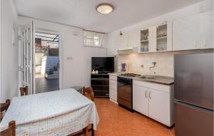 2 Bedroom Beautiful Apartment In Senj