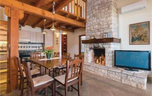 Gorgeous Home In Prigradica With Wifi