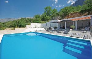 Amazing Home In Podgora With Jacuzzi