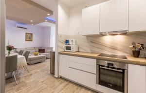 Nice Home In Solin With Wifi