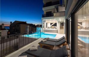 Amazing Home In Makarska With Jacuzzi