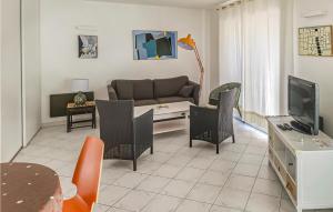 Stunning Home In La Faute Sur Mer