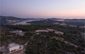 Six-Bedroom Holiday Home In Rogoznica