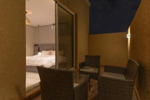 شقه 7فاخره ثلاث غرف نوم وجلسه خارجيه