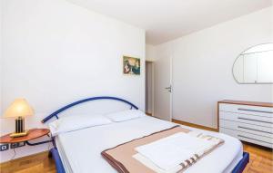 Gorgeous Apartment In Barbat With Wifi 