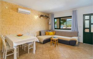 Two-Bedroom Holiday Home In Zastrazisce