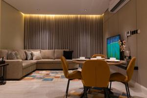 شقه 7فاخره ثلاث غرف نوم وجلسه خارجيه